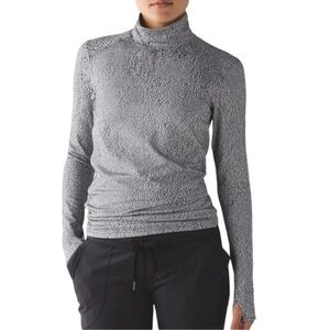 Lululemon Ready To Rulu Turtleneck Activewear Long Sleeve T-Shirt size 6